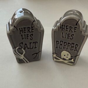 Cracker Barrel Gray Tombstone Salt and Pepper Shakers